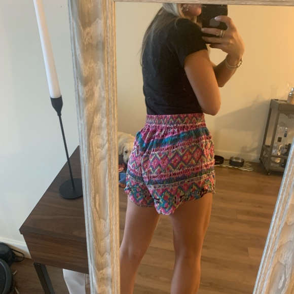 Tolani silk shorts with draw string - Picture 2 of 6